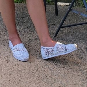 Toms Lace Casual Slip-on Flats
